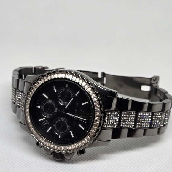 Michael Kors Everest Chronograph Watch - Picture 10 of 15